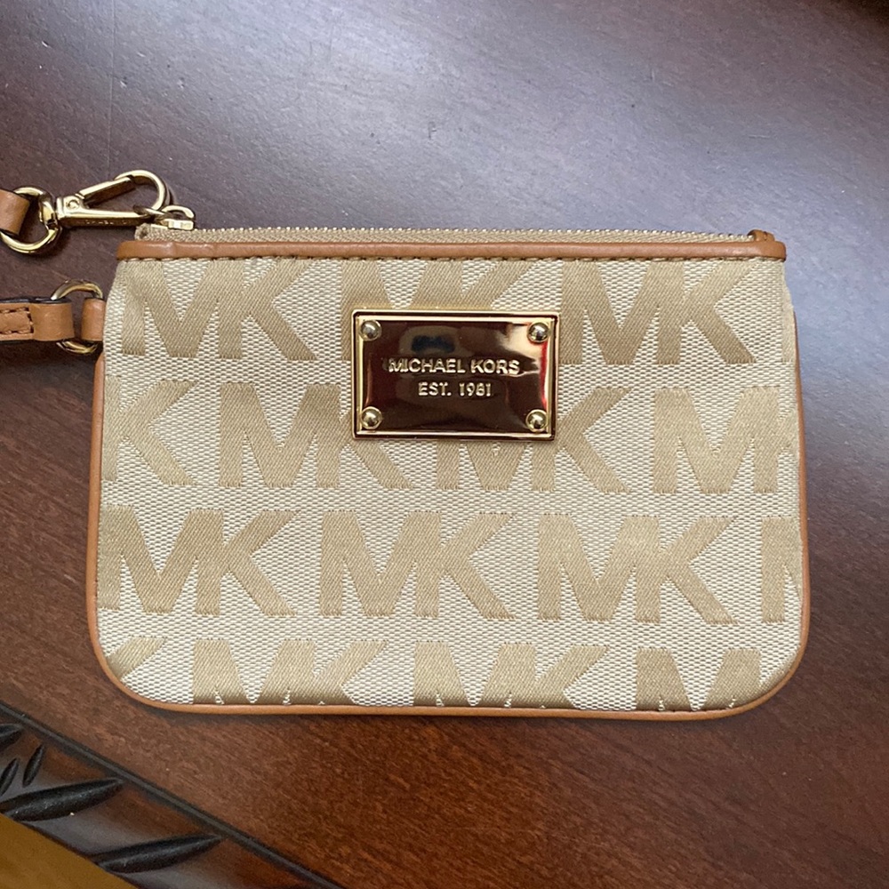 Michael kors small wristlet
